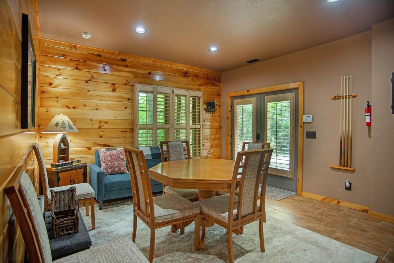 Iron Mountain Lodge - Beautiful Cabin With Forest & Mountain Views! Butler Buitenkant foto