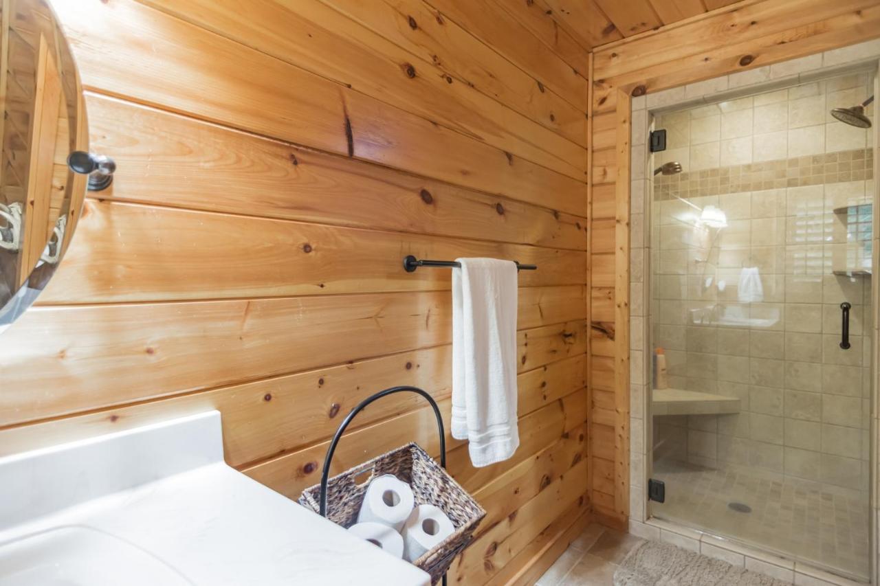 Iron Mountain Lodge - Beautiful Cabin With Forest & Mountain Views! Butler Buitenkant foto
