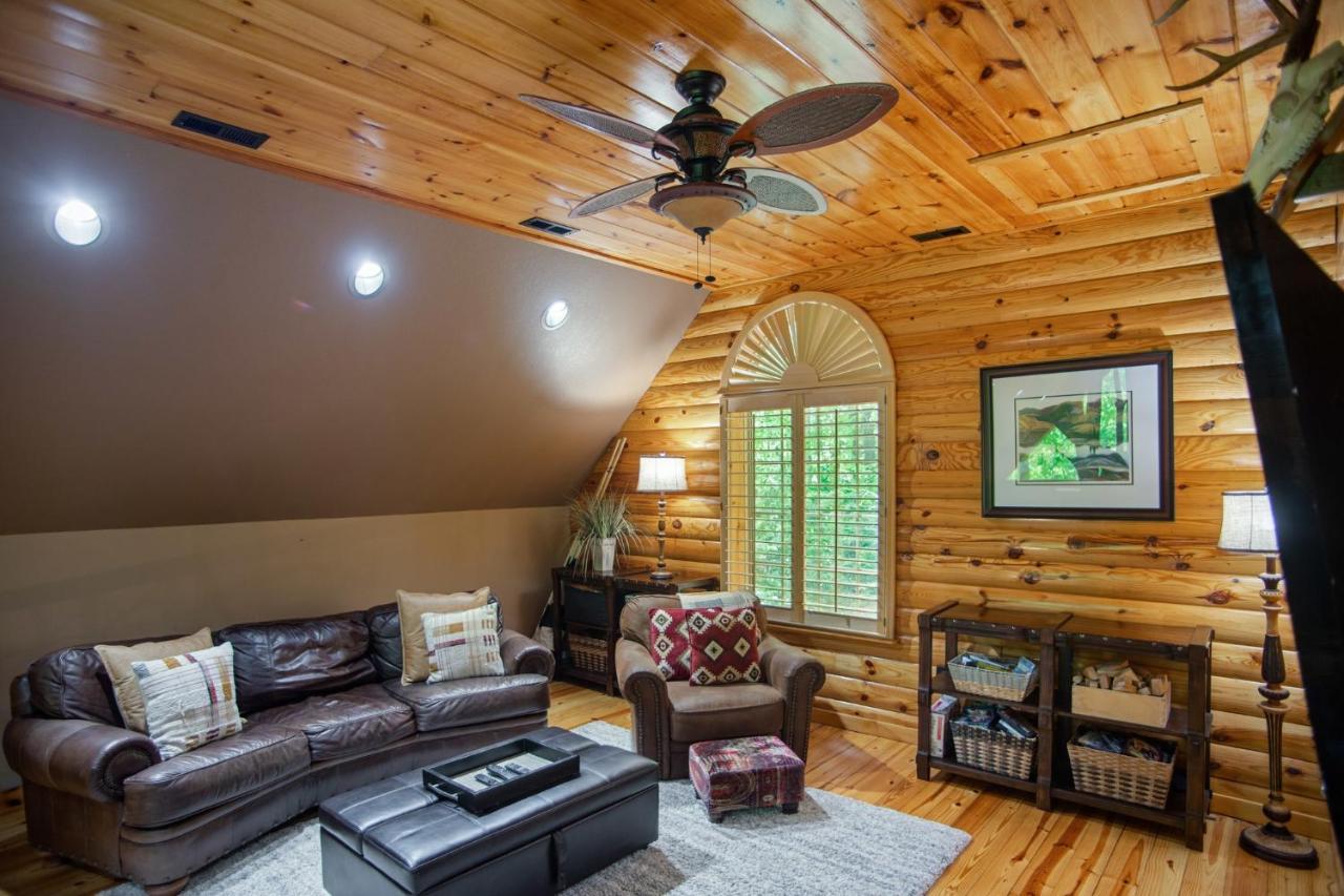 Iron Mountain Lodge - Beautiful Cabin With Forest & Mountain Views! Butler Buitenkant foto